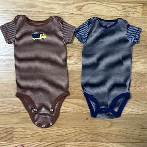 Set of two baby boys bodysuits